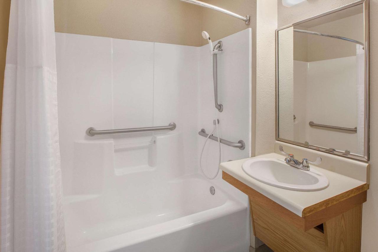 Woodspring Suites Waco Near University ภายนอก รูปภาพ